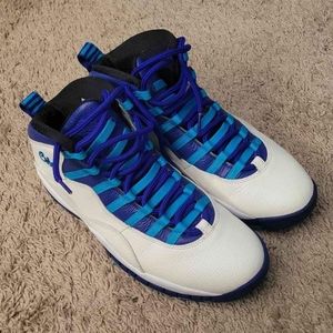 Jordan 10s Charlotte hornets edition size 10